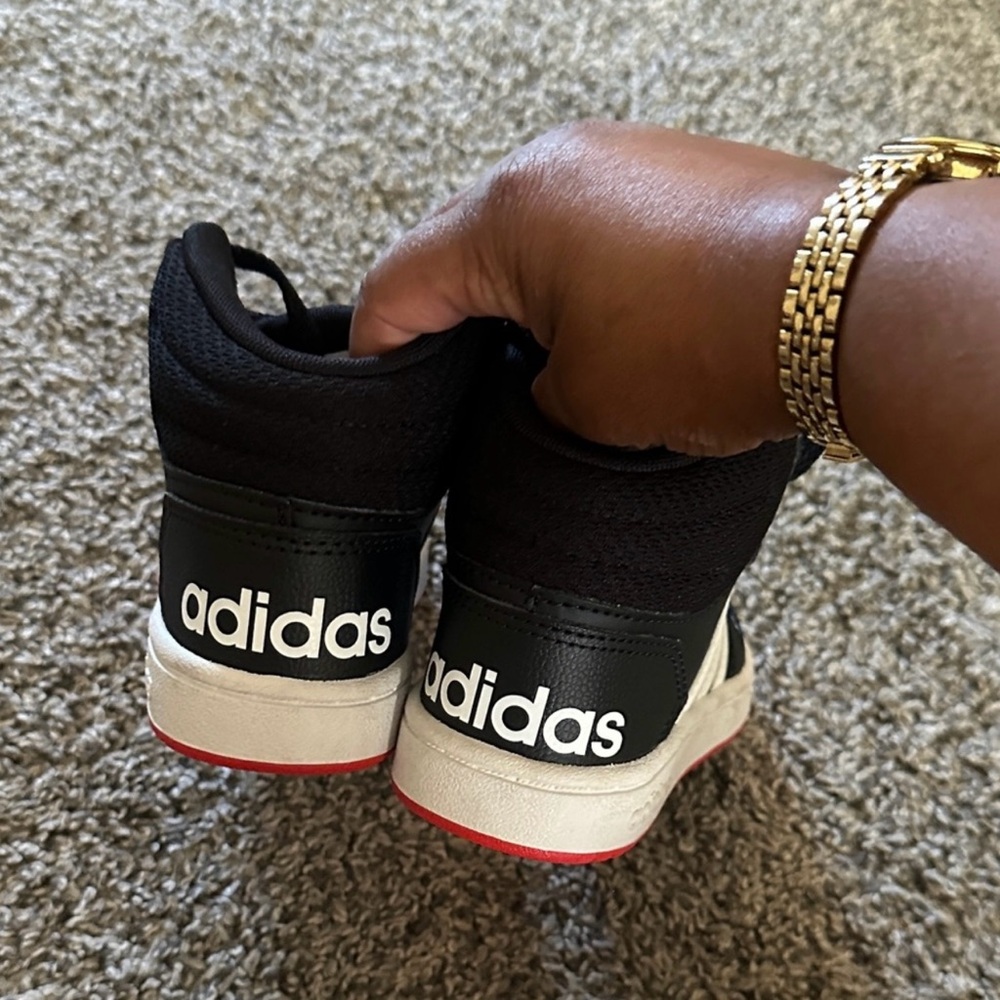 Boys Adidas - Picture 4 of 9